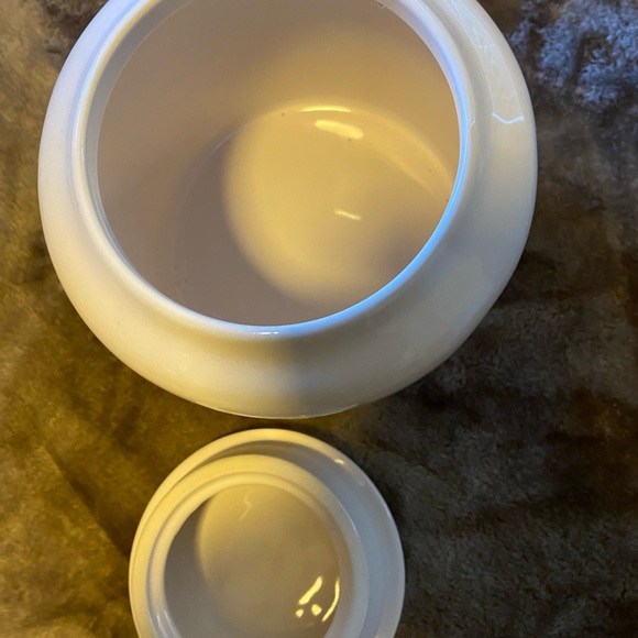 Container - Picture 3 of 4